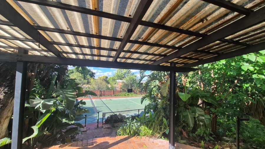 5 Bedroom Property for Sale in Eldoraigne Gauteng