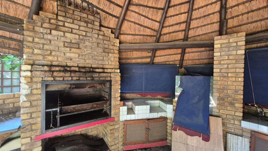 5 Bedroom Property for Sale in Eldoraigne Gauteng