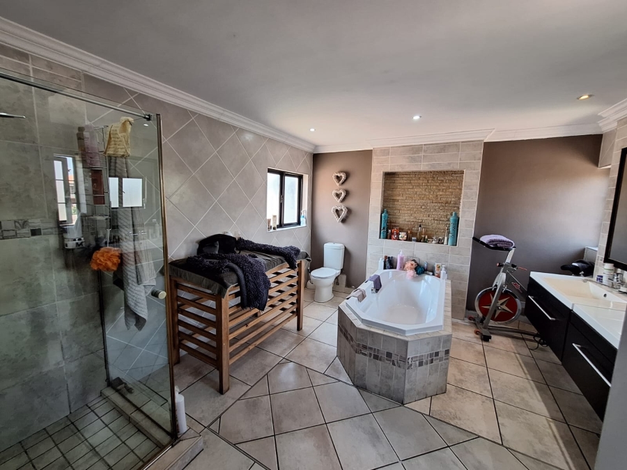 4 Bedroom Property for Sale in Montana Park Gauteng