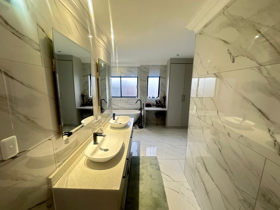 4 Bedroom Property for Sale in Midstream Estate Gauteng