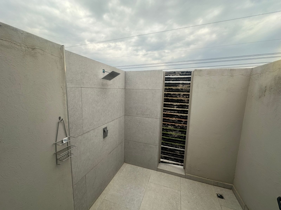 4 Bedroom Property for Sale in Midstream Estate Gauteng