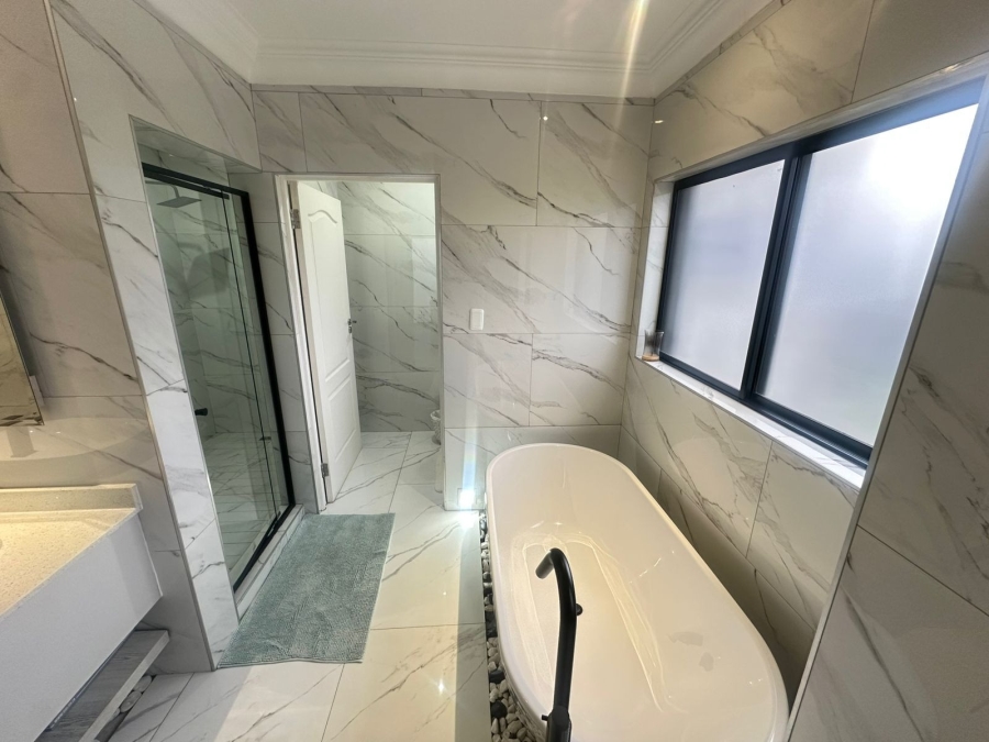 4 Bedroom Property for Sale in Midstream Estate Gauteng