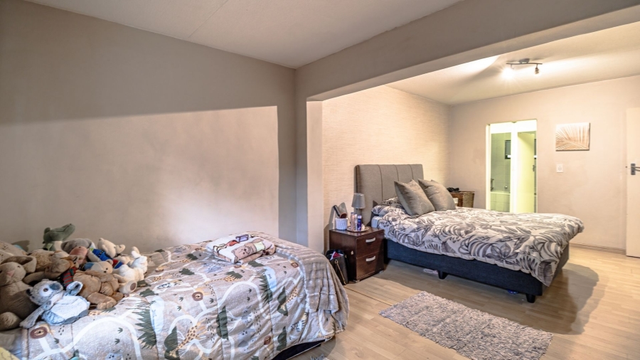 2 Bedroom Property for Sale in Sandown Gauteng