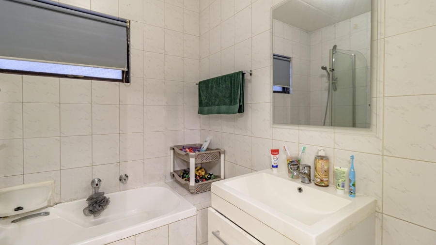 2 Bedroom Property for Sale in Sandown Gauteng