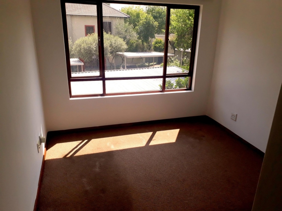 2 Bedroom Property for Sale in Lonehill Gauteng