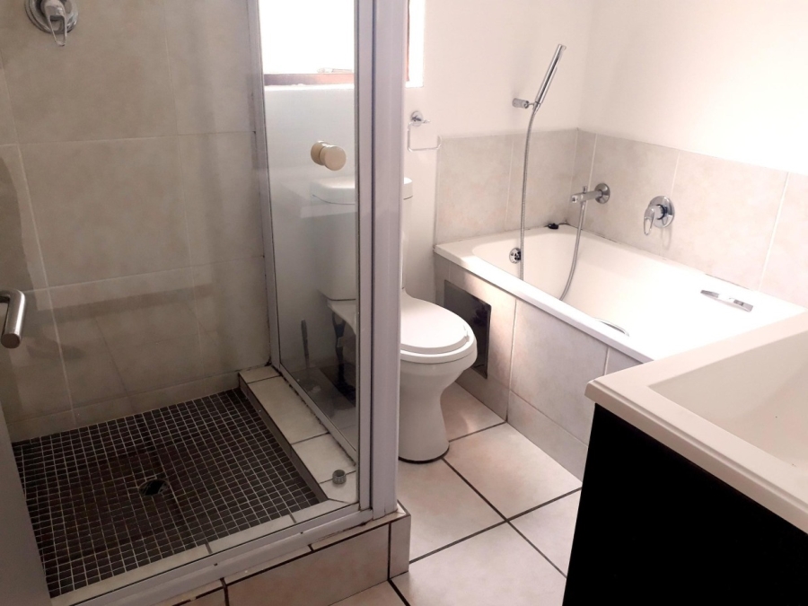 2 Bedroom Property for Sale in Lonehill Gauteng