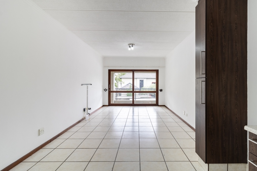 To Let 2 Bedroom Property for Rent in Lonehill Gauteng