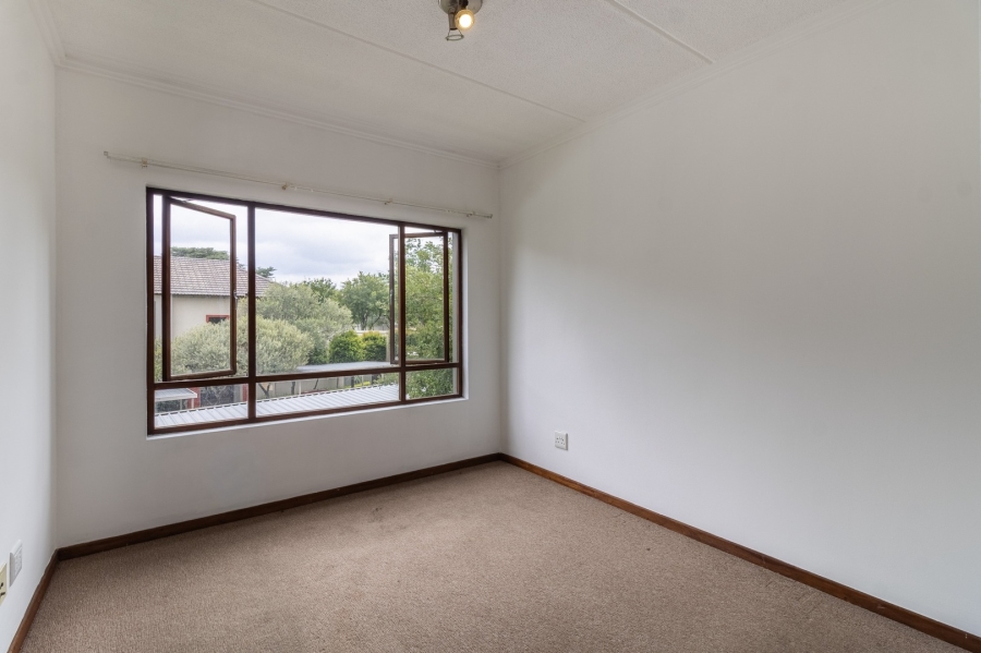 To Let 2 Bedroom Property for Rent in Lonehill Gauteng