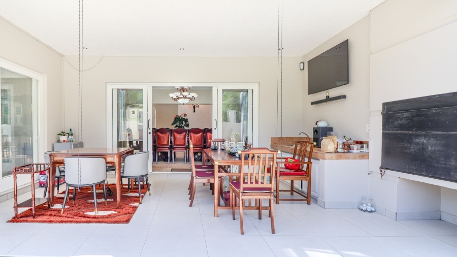 To Let 4 Bedroom Property for Rent in Dainfern Golf Estate Gauteng