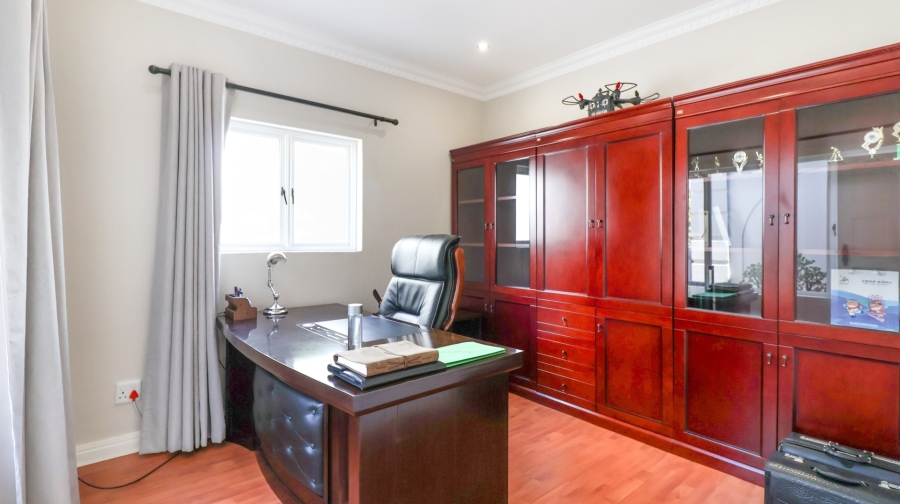 To Let 4 Bedroom Property for Rent in Dainfern Golf Estate Gauteng