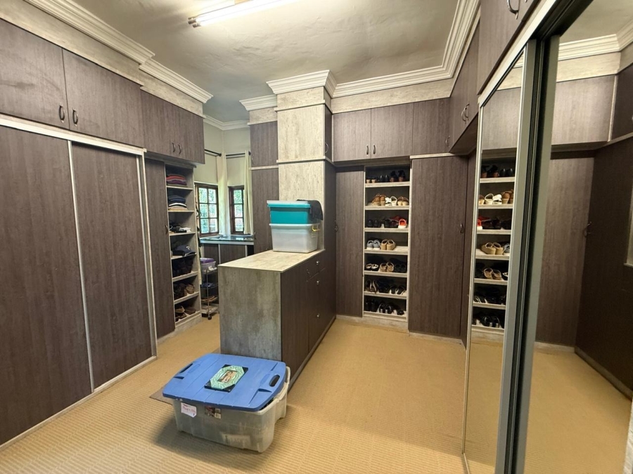 5 Bedroom Property for Sale in Irene Proper Security Estate Gauteng