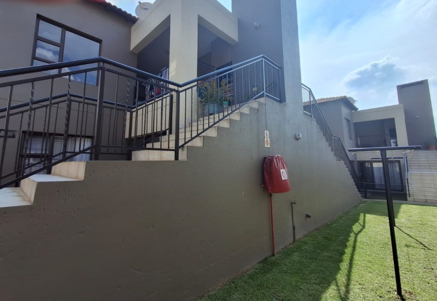 To Let 2 Bedroom Property for Rent in Goedeburg Gauteng