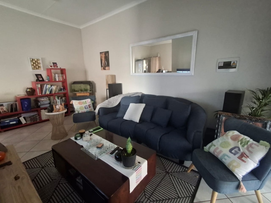 To Let 2 Bedroom Property for Rent in Goedeburg Gauteng