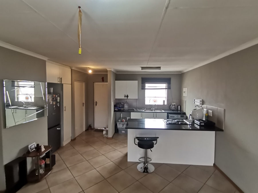 2 Bedroom Property for Sale in Albertsdal Gauteng