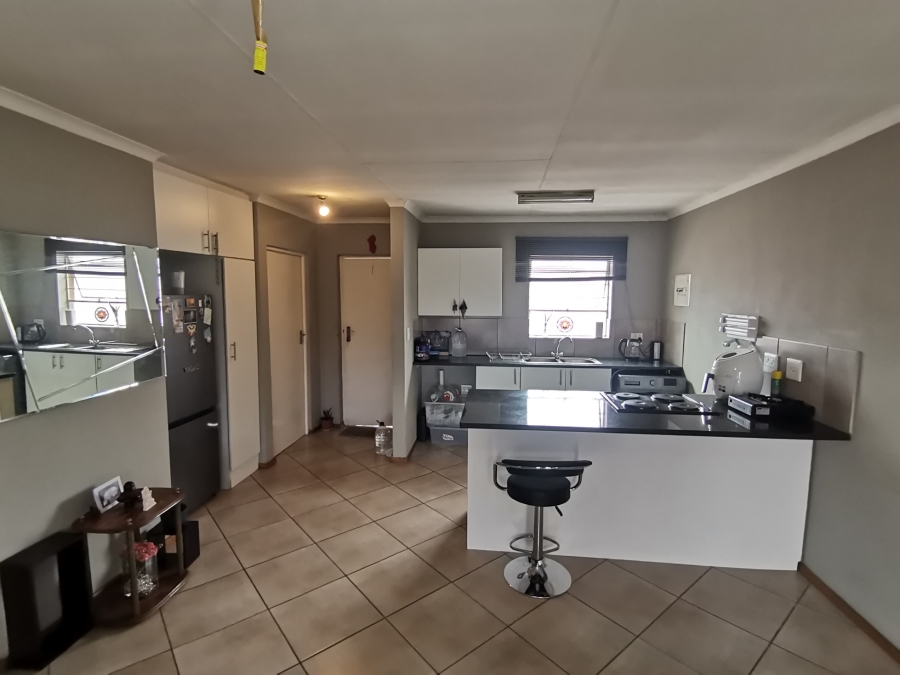 2 Bedroom Property for Sale in Albertsdal Gauteng