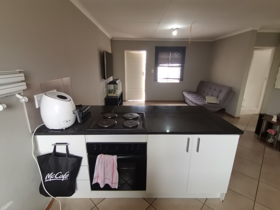 2 Bedroom Property for Sale in Albertsdal Gauteng