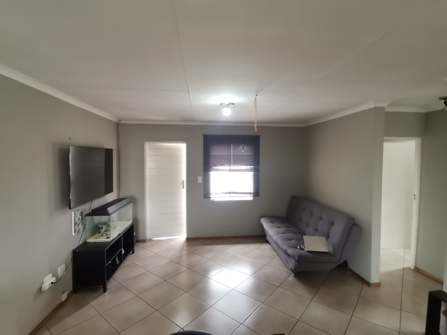 2 Bedroom Property for Sale in Albertsdal Gauteng