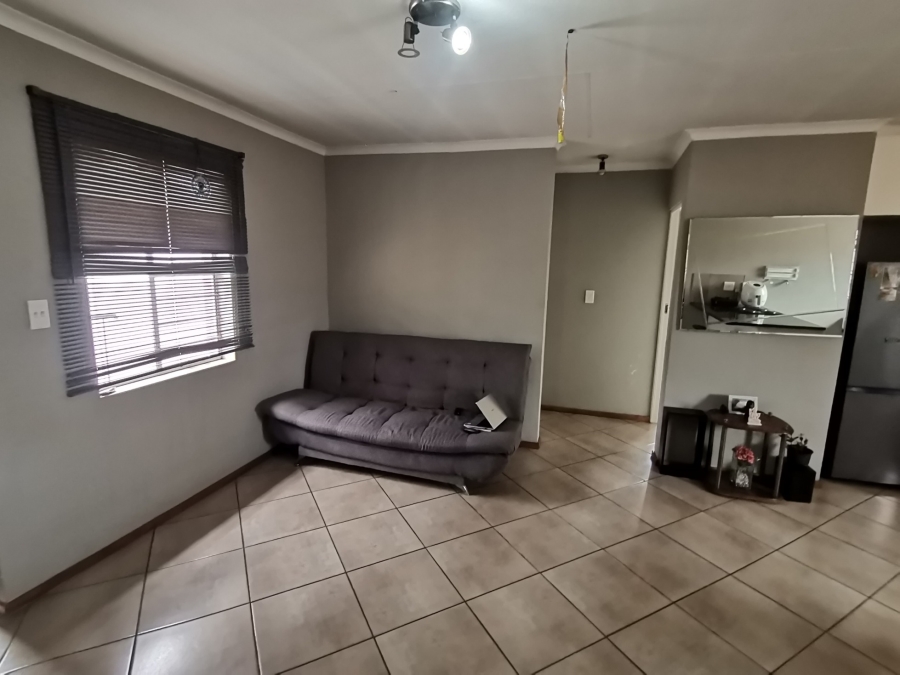 2 Bedroom Property for Sale in Albertsdal Gauteng