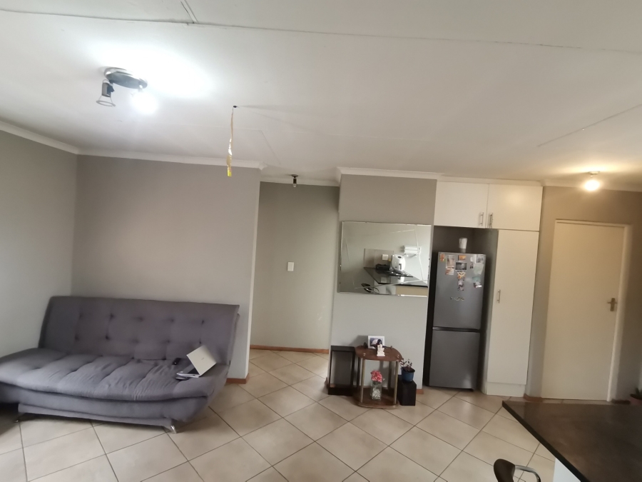 2 Bedroom Property for Sale in Albertsdal Gauteng
