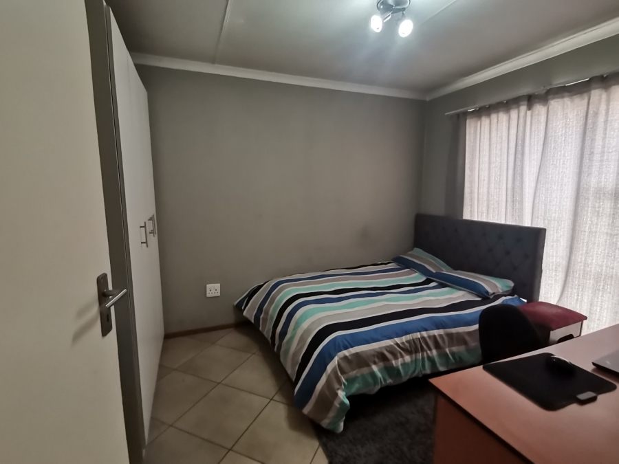 2 Bedroom Property for Sale in Albertsdal Gauteng
