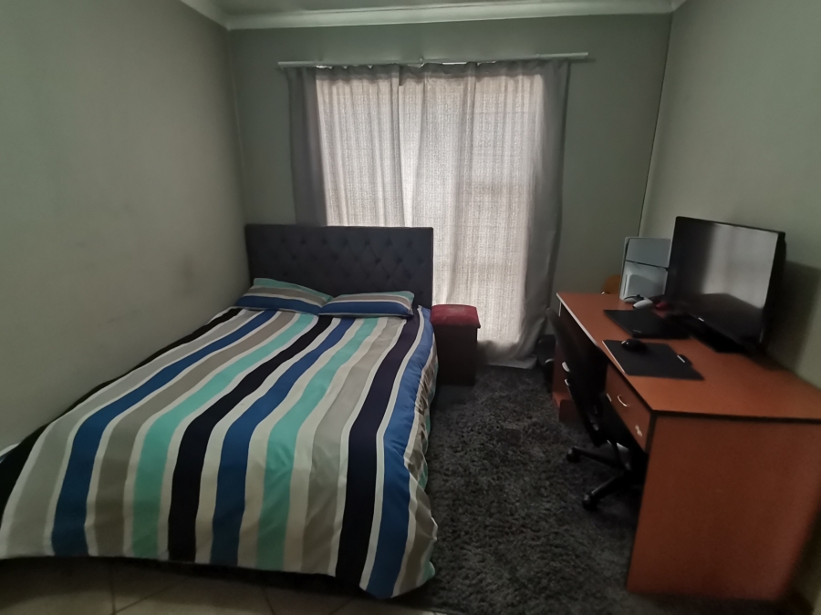 2 Bedroom Property for Sale in Albertsdal Gauteng