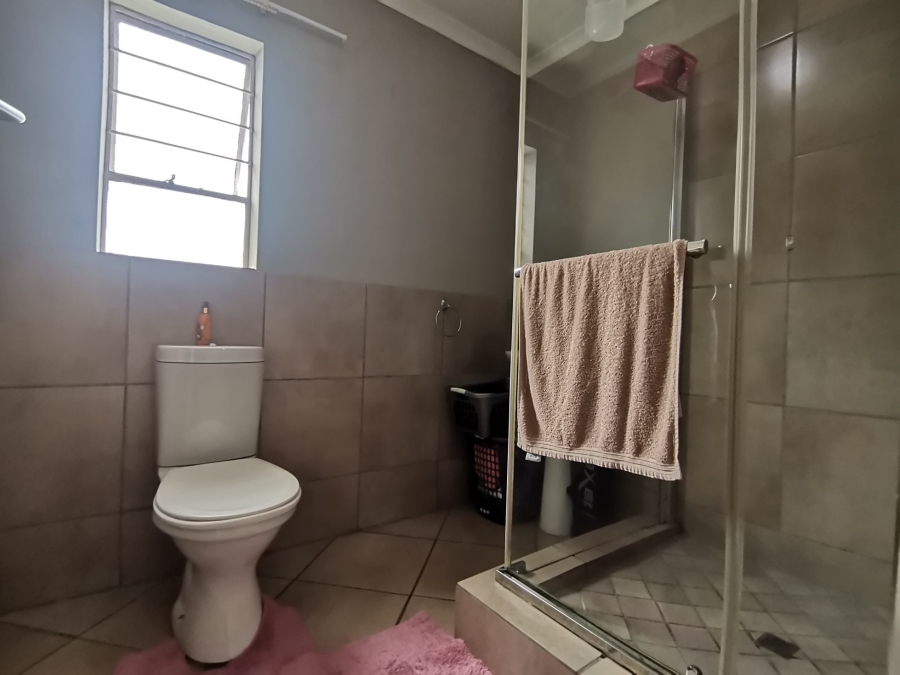 2 Bedroom Property for Sale in Albertsdal Gauteng