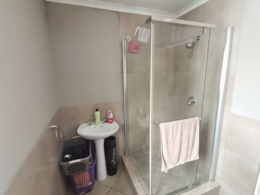 2 Bedroom Property for Sale in Albertsdal Gauteng