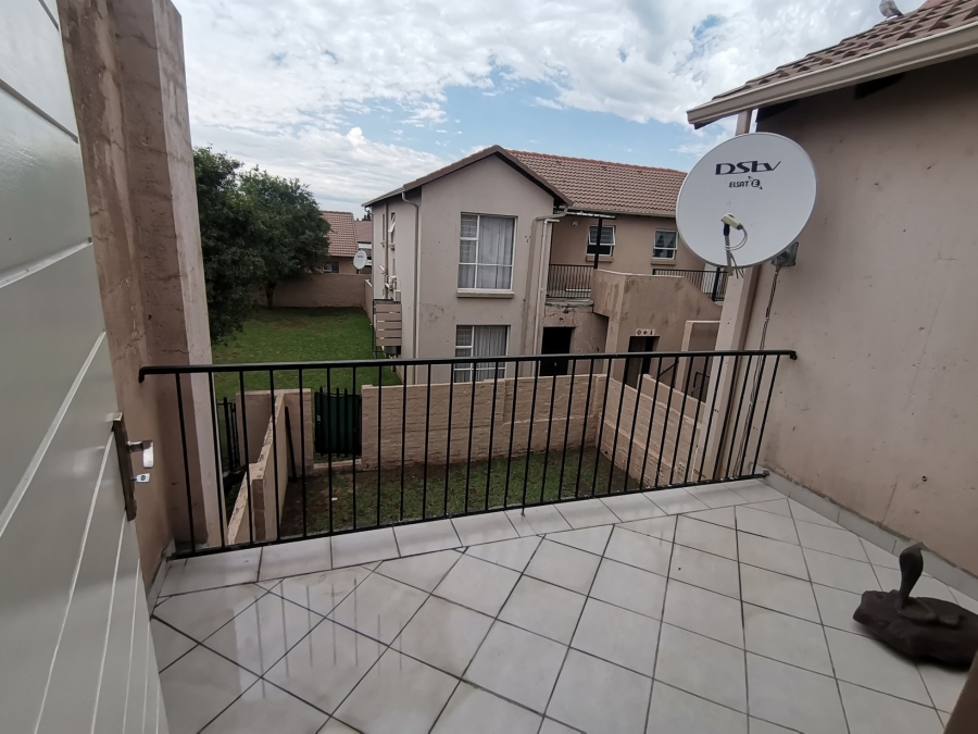 2 Bedroom Property for Sale in Albertsdal Gauteng