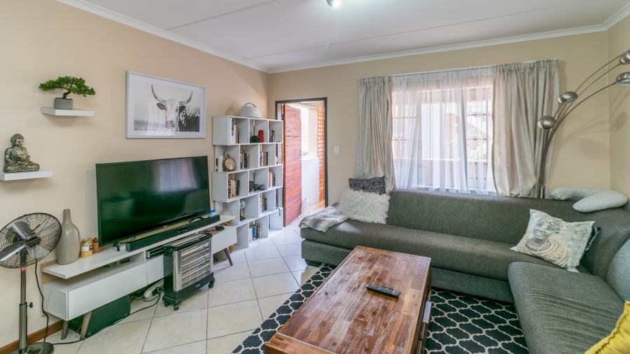 To Let 2 Bedroom Property for Rent in Noordwyk Gauteng