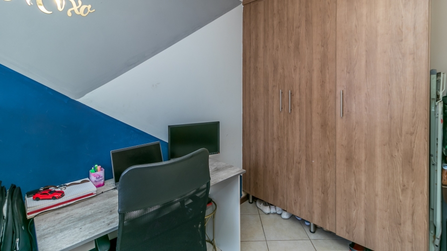 To Let 2 Bedroom Property for Rent in Noordwyk Gauteng