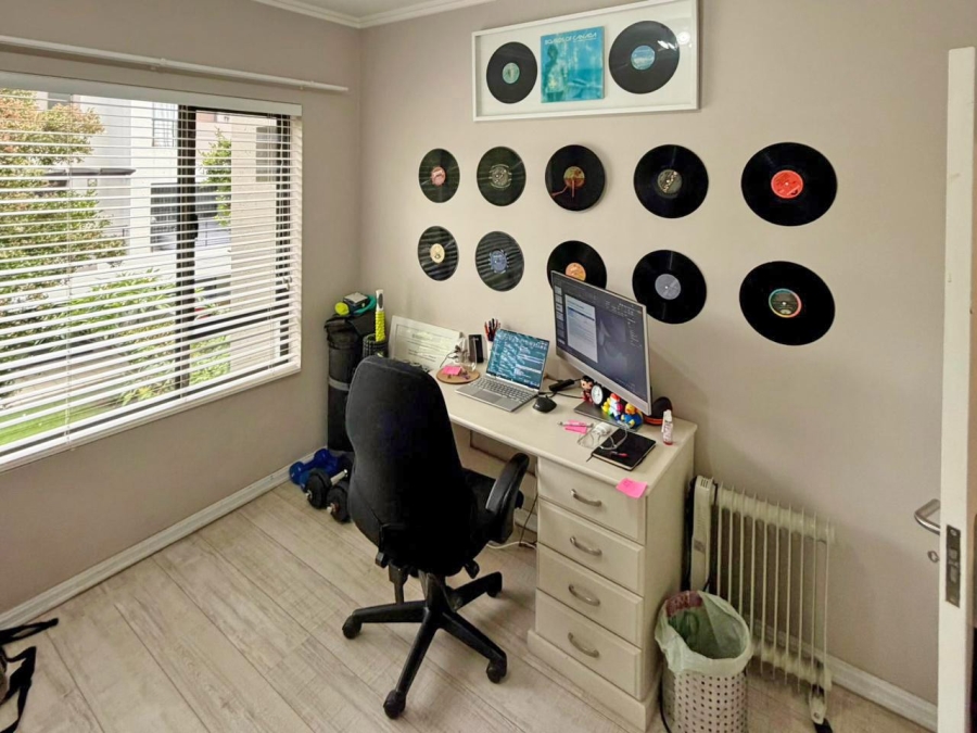 To Let 2 Bedroom Property for Rent in Bryanston Gauteng