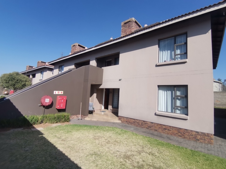2 Bedroom Property for Sale in Albertsdal Gauteng