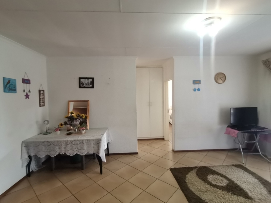 2 Bedroom Property for Sale in Albertsdal Gauteng