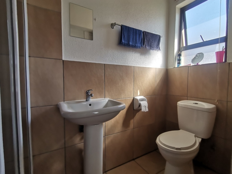 2 Bedroom Property for Sale in Albertsdal Gauteng