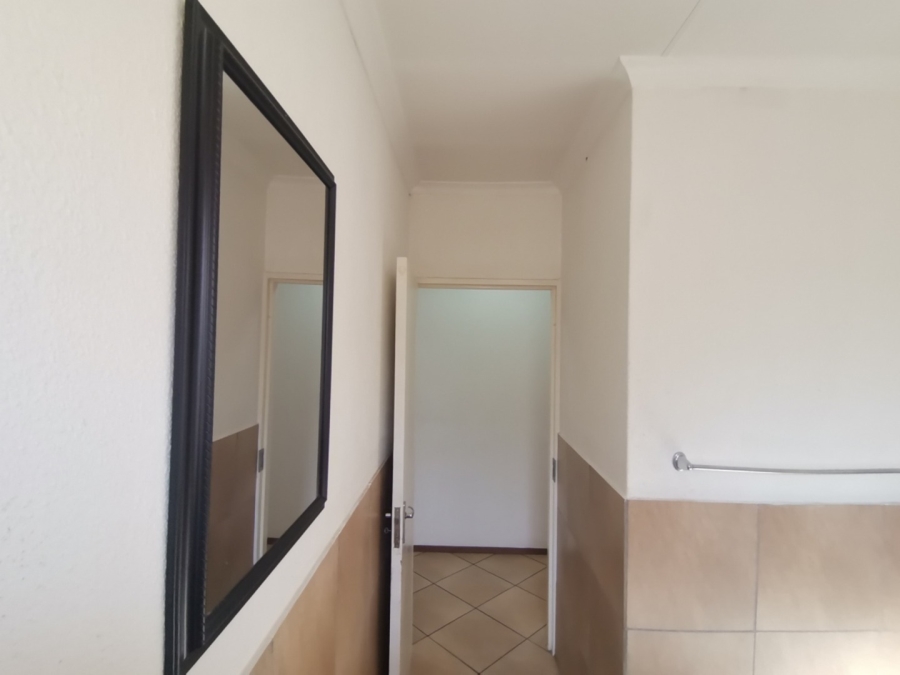 2 Bedroom Property for Sale in Albertsdal Gauteng