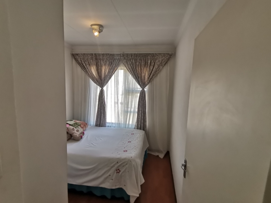 2 Bedroom Property for Sale in Albertsdal Gauteng