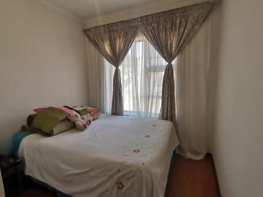 2 Bedroom Property for Sale in Albertsdal Gauteng