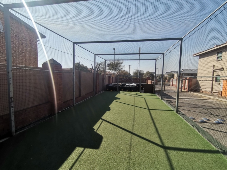 2 Bedroom Property for Sale in Albertsdal Gauteng