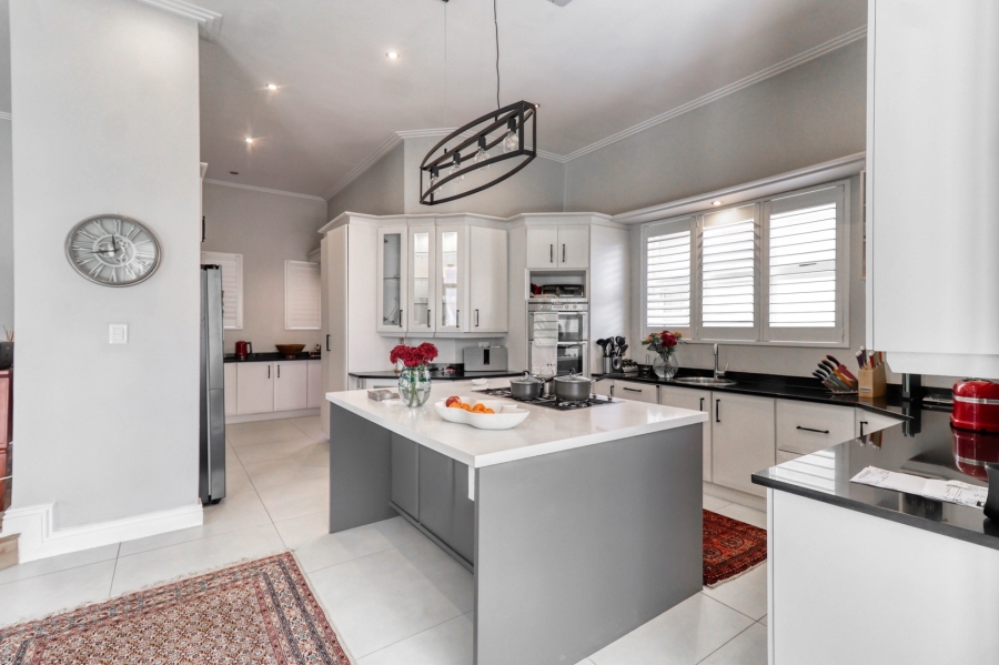 5 Bedroom Property for Sale in Dainfern Valley Gauteng