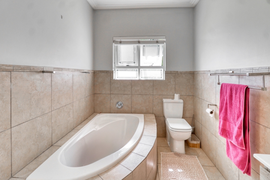 5 Bedroom Property for Sale in Dainfern Valley Gauteng