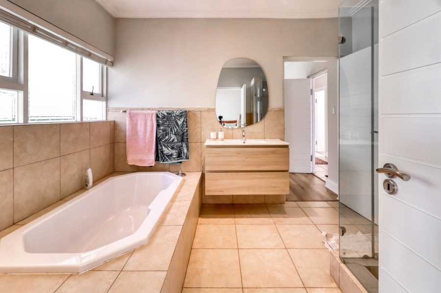 5 Bedroom Property for Sale in Dainfern Valley Gauteng