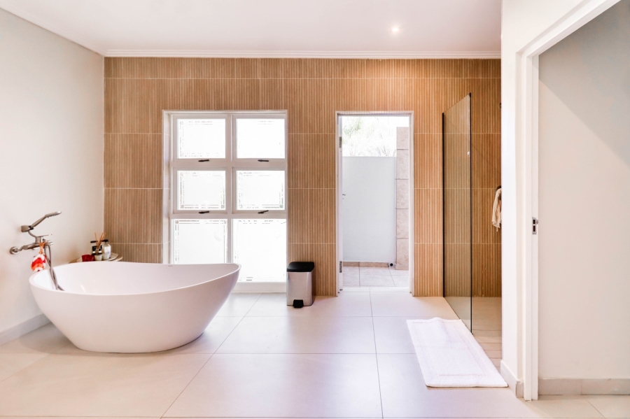 5 Bedroom Property for Sale in Dainfern Valley Gauteng