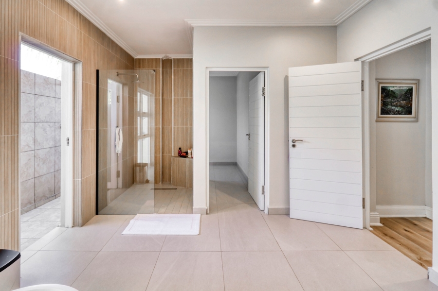 5 Bedroom Property for Sale in Dainfern Valley Gauteng