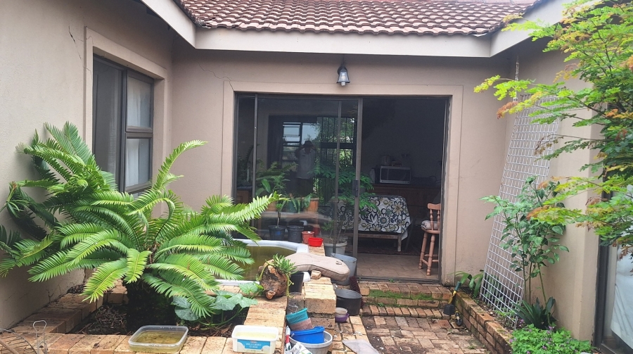 2 Bedroom Property for Sale in Theoville Gauteng