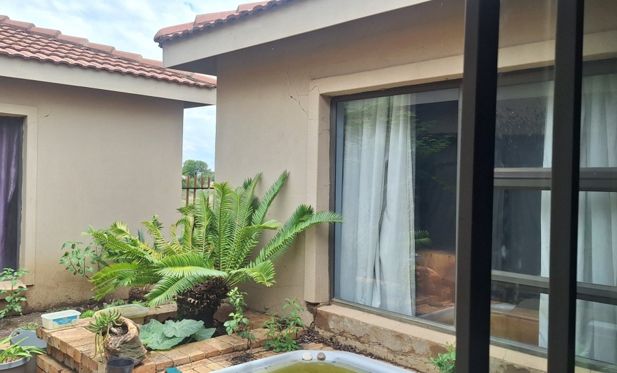 2 Bedroom Property for Sale in Theoville Gauteng