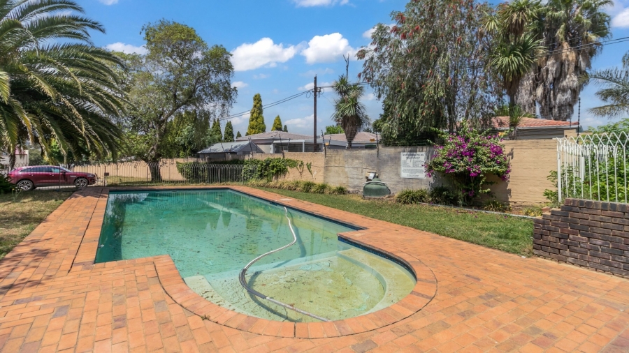 2 Bedroom Property for Sale in Noordwyk Gauteng
