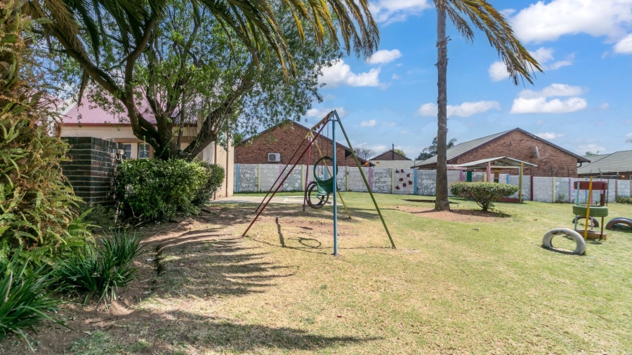 2 Bedroom Property for Sale in Noordwyk Gauteng