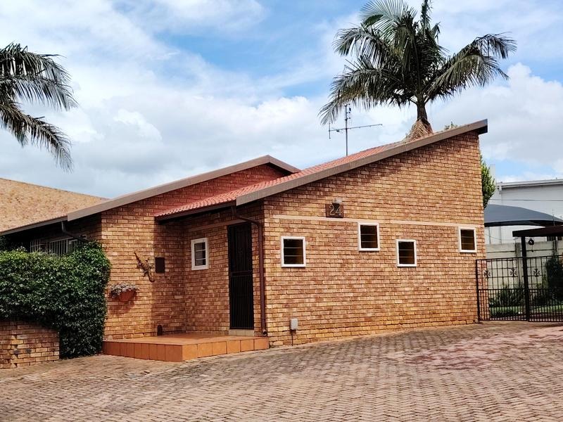 2 Bedroom Property for Sale in Glen Marais Gauteng