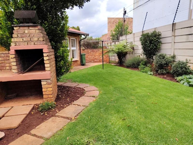 2 Bedroom Property for Sale in Glen Marais Gauteng