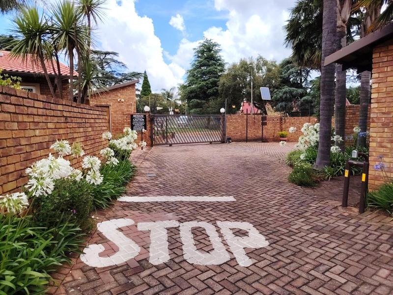 2 Bedroom Property for Sale in Glen Marais Gauteng